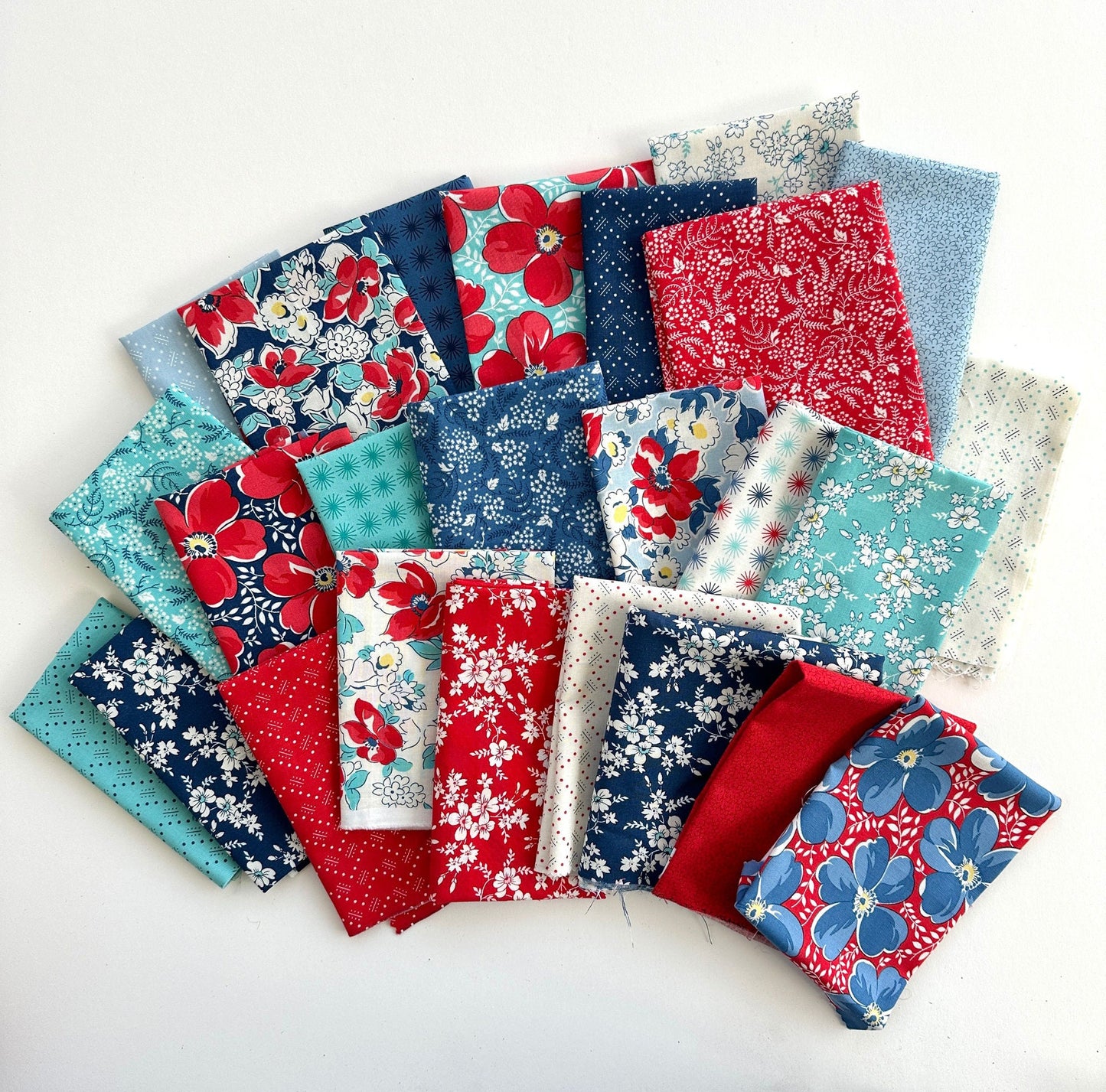 Time and Again Fat Quarter Bundle (25 pieces) by Linzee Kull McCray for Moda (23360AB)