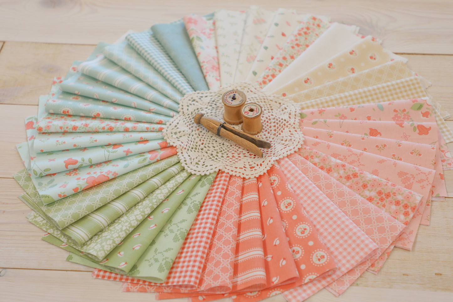 Sunbonnet Jelly Roll (40 pcs) by My Sew Quilty Life for Moda
