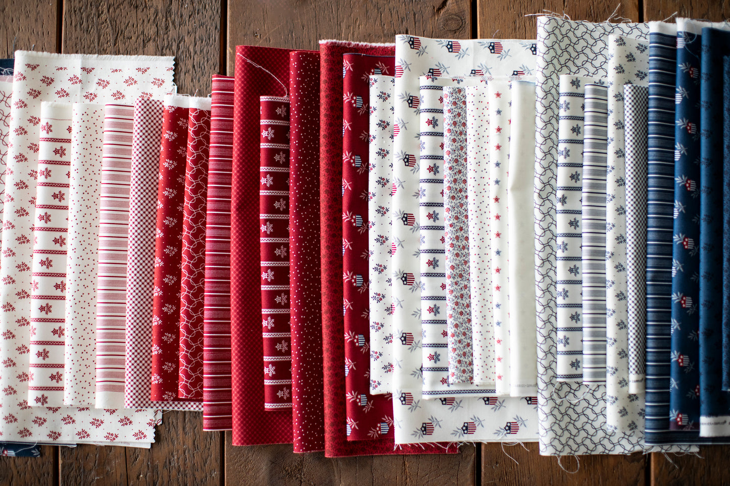 American Gatherings III Layer Cake (42 pcs) by Primitive Gatherings for Moda