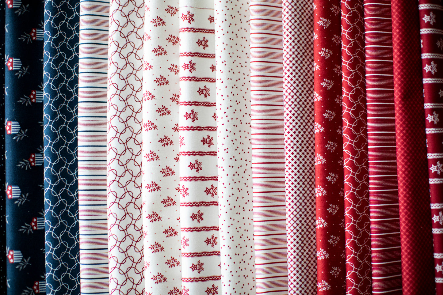 American Gatherings III Layer Cake (42 pcs) by Primitive Gatherings for Moda