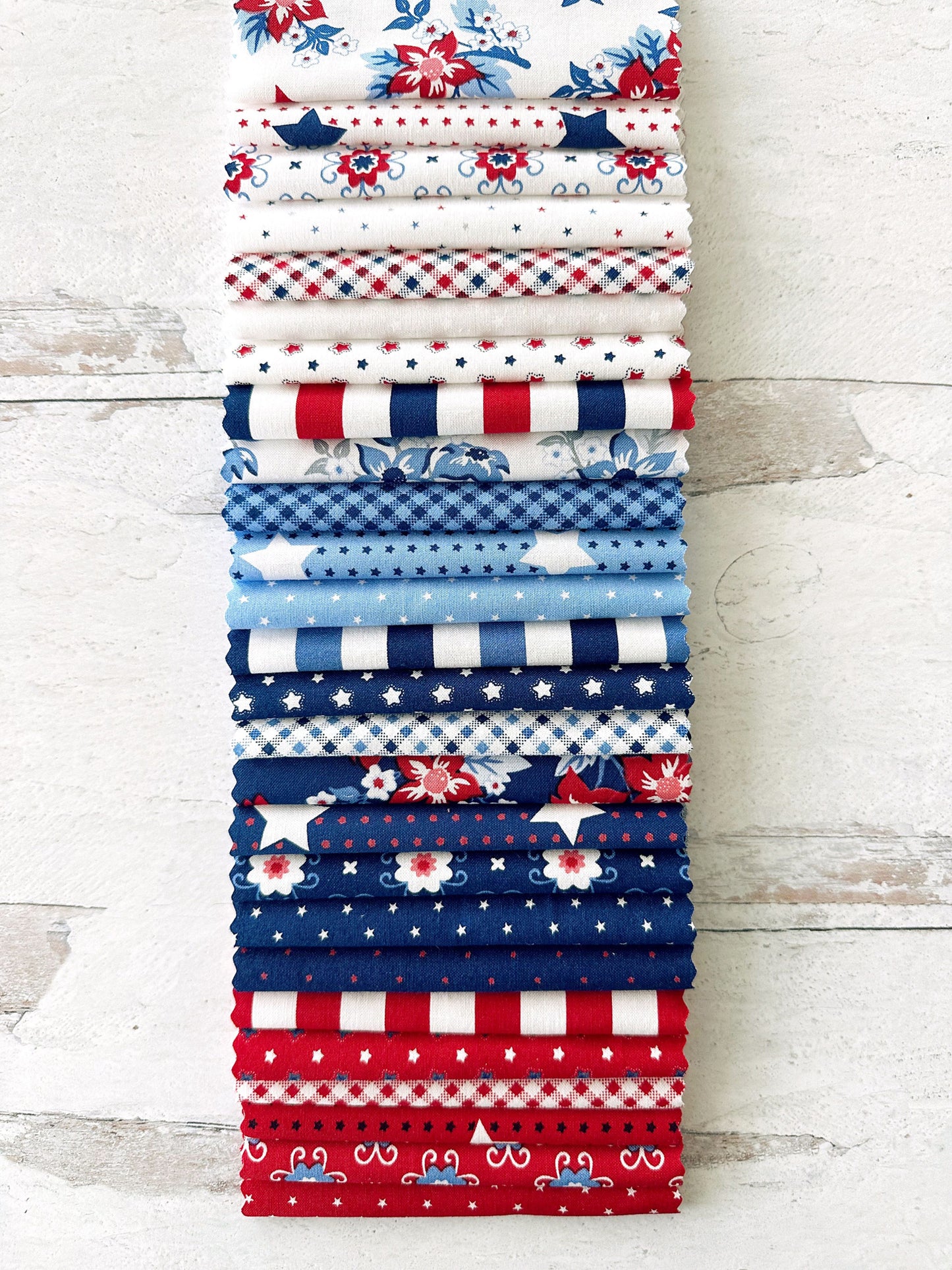 Star Spangled Jelly Roll (40 pcs) by April Rosenthal for Moda