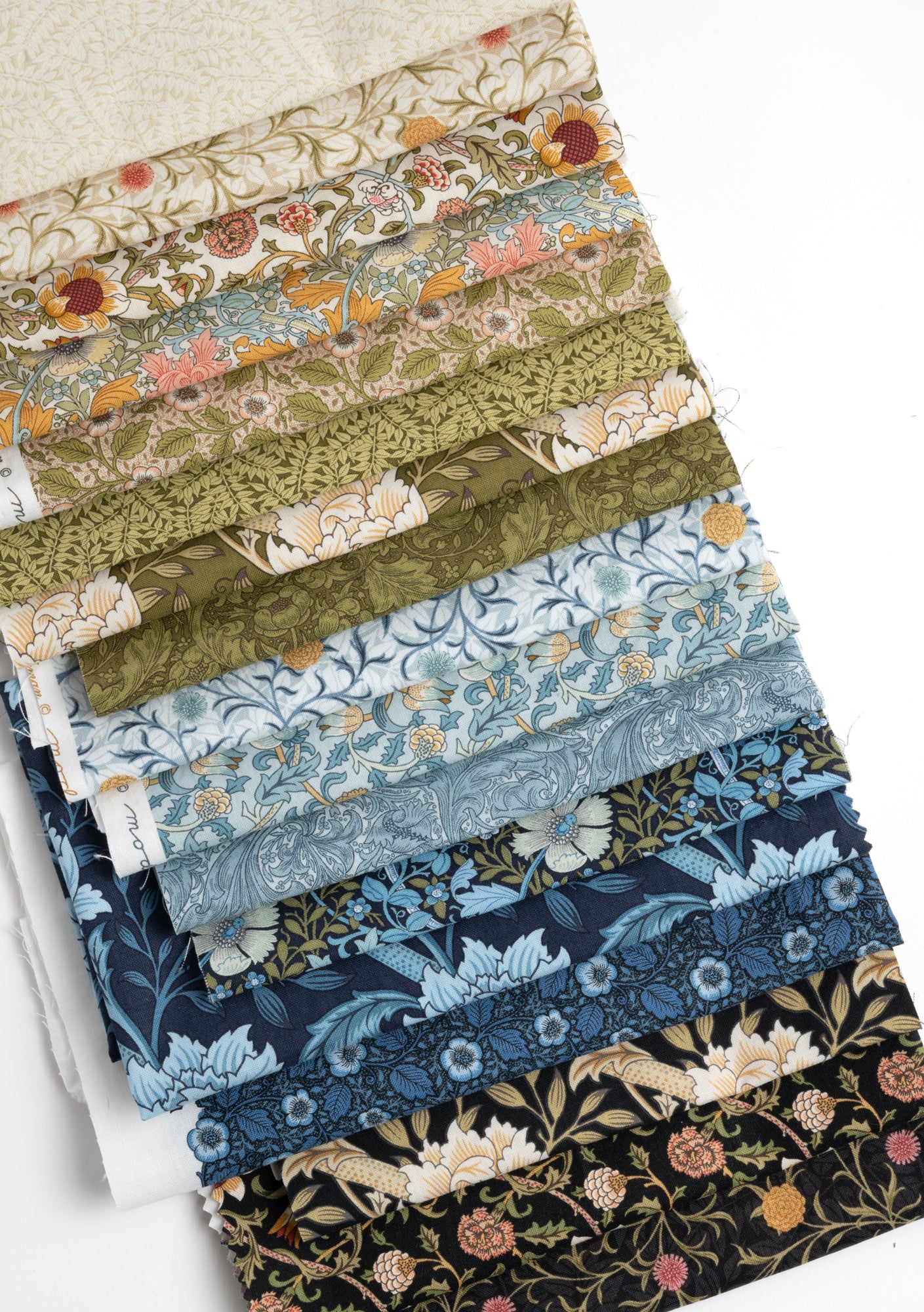 Morris Manor Fat Quarter Bundle (33 pcs) by Barbara Brackman for Moda