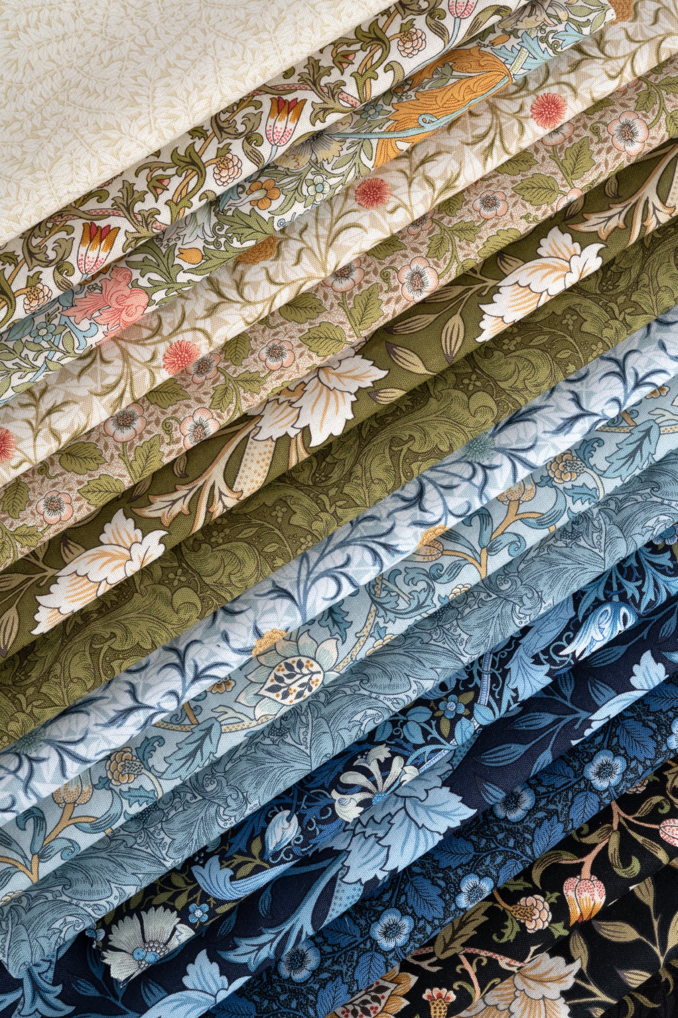 Morris Manor Fat Quarter Bundle (33 pcs) by Barbara Brackman for Moda