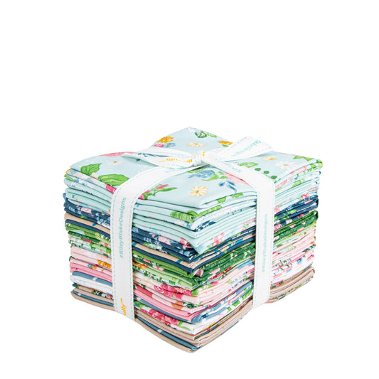 Correspondence Fat Quarter Bundle (21 pieces) by Beverly McCullough for Riley Blake Designs (FQ-17560-21)
