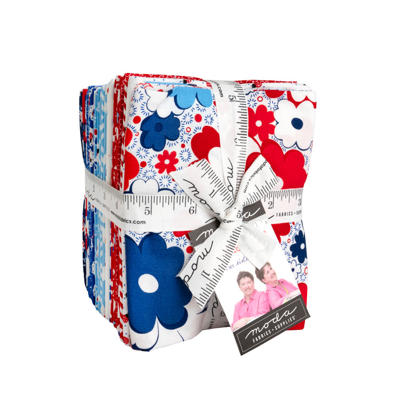 On the Porch Fat Quarter Bundle (26 pieces) by Me and My Sister Designs for Moda (22510AB)